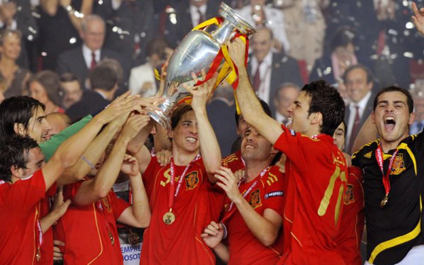 Ngược dòng ký ức, EURO 2008: Chiến công của nhà hiền triết
